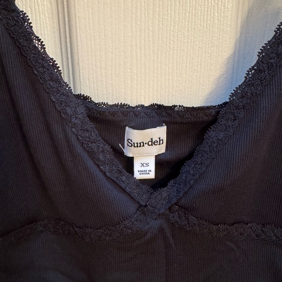 Aritzia crop tank - Picture 2 of 3